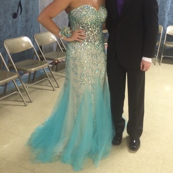 Sequin Prom Dess - Picture 3 of 4