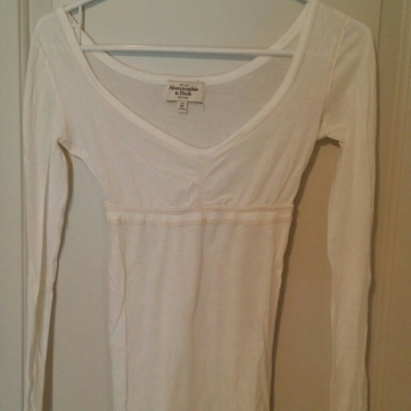 Abercrombie & Fitch White Long Sleeve Scoopneck
