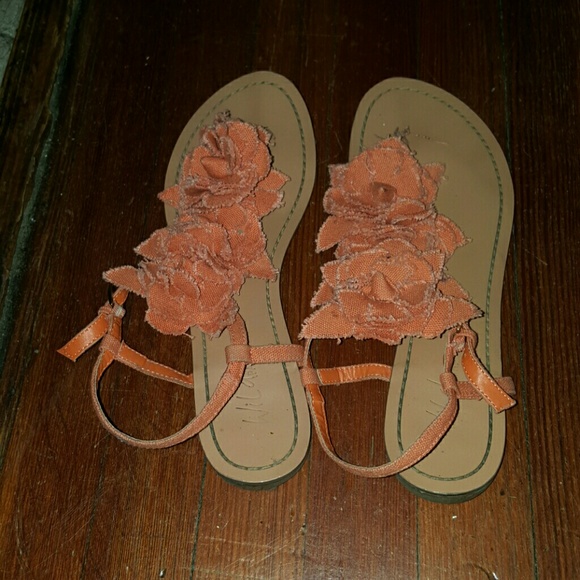 Coral flat summer sandals