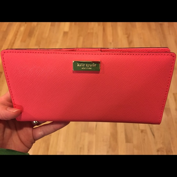kate spade Clutches & Wallets - New authentic Kate Spade Stacy wallet