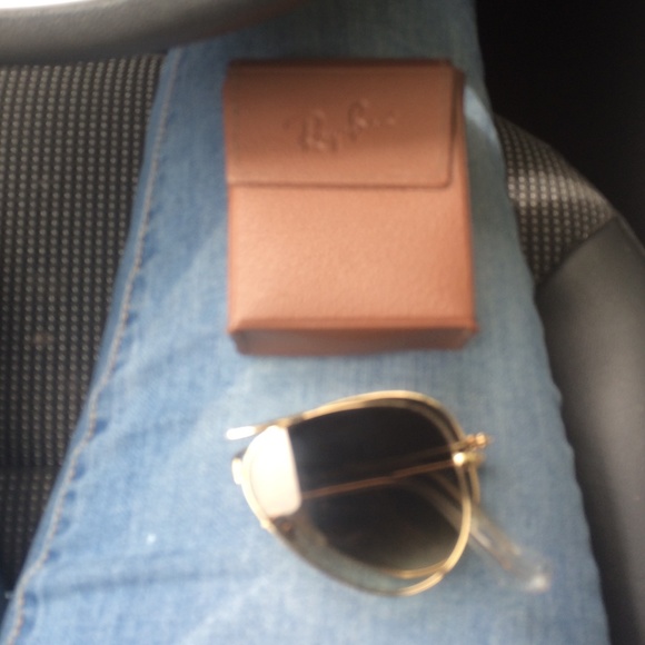 Authentic Ray-Bans foldable aviators - Picture 3 of 4