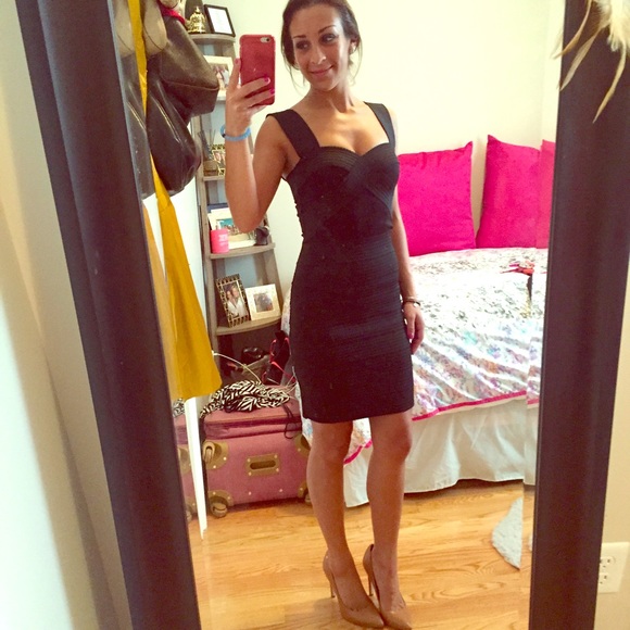 H&M Dresses & Skirts - Gorgeous H&M black bandage dress!
