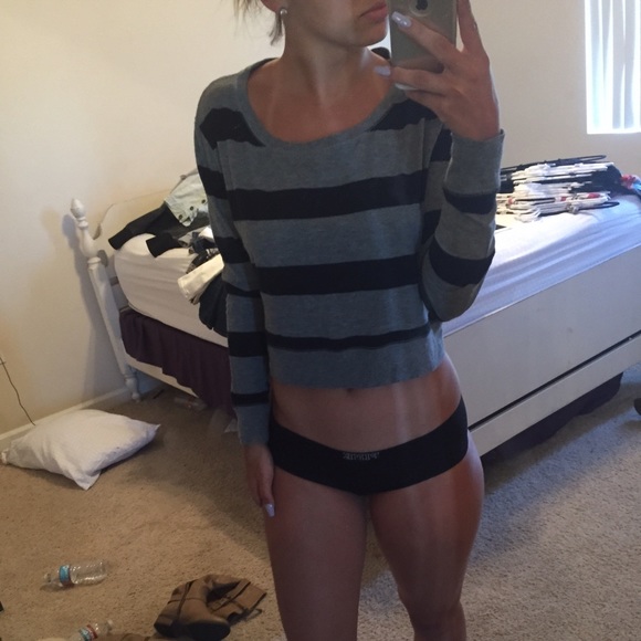 Striped long sleeve crop top