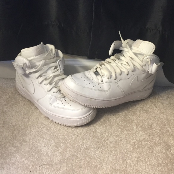 Air force 1s with a box