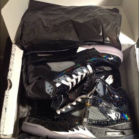 Jordan Shoes - Air Jordan Retro 5 "Doernbecher"