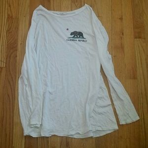 Brandy Melville long sleve California Republic top