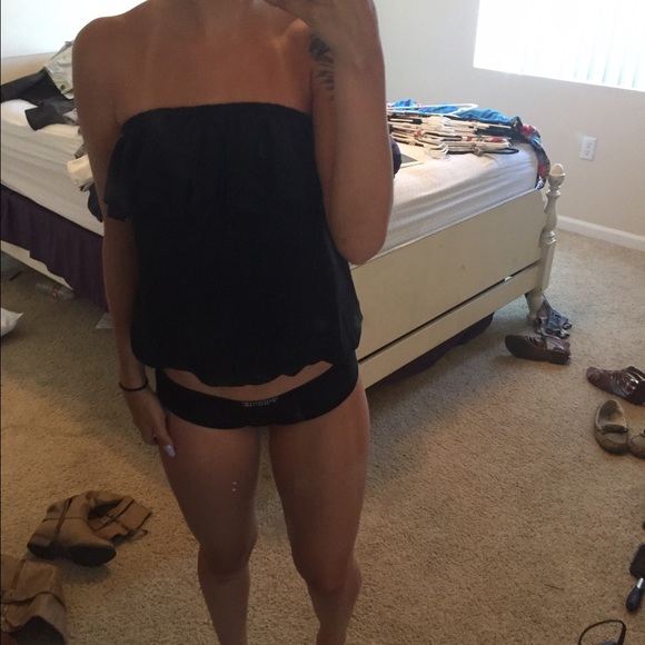 Strapless black top