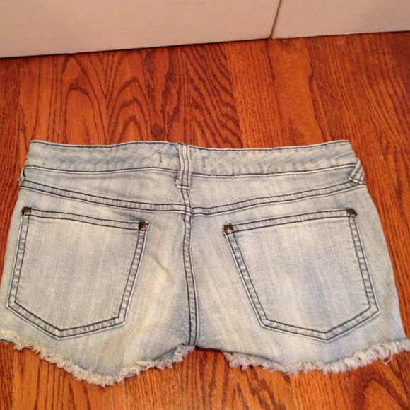Free people Jean shorts - Picture 2 of 3
