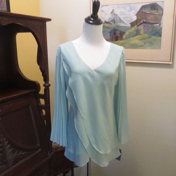 Lightweight flowing top!⭐️