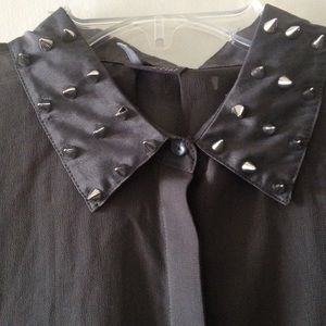 Spiked Collar Sleeveless Blouse