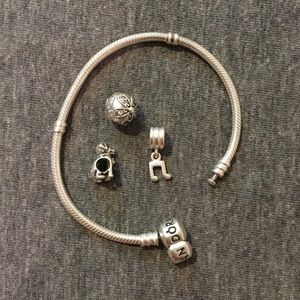 ❌SOLD❌💎PANDORA chain and charms BUNDLE💎