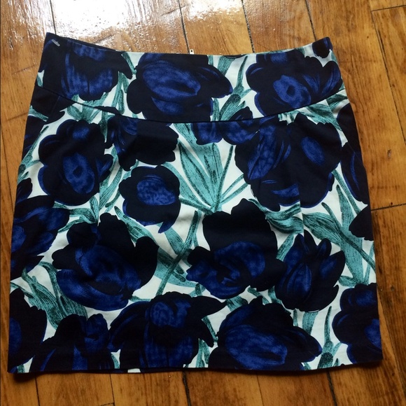 urban behavior Dresses & Skirts - Small urban behavior mini skirt, blue floral