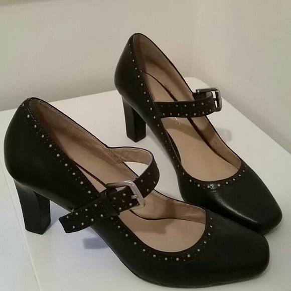 Shoes - Franco Sarta Navy Closed Toe Shoes