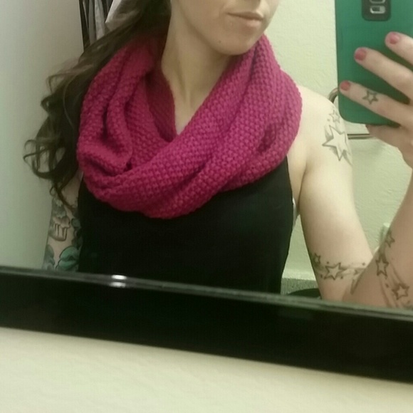 Infinity scarf - Picture 2 of 2