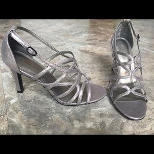 Size 8.5 Heel height 4" Papell Studio