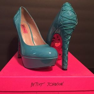 Ditan Betsey Johnson Heels
