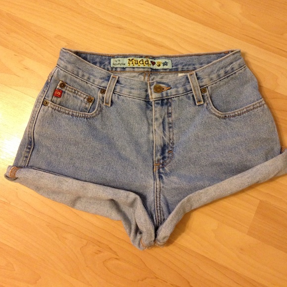 Vintage Mudd high waisted light wash shorts
