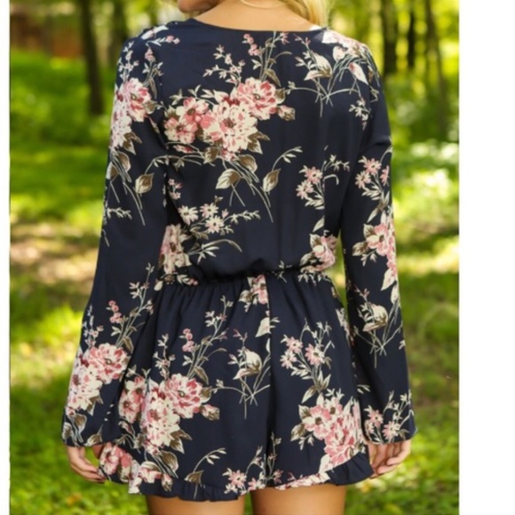 ❗️SOLD❗️Navy Floral Romper - Picture 3 of 4