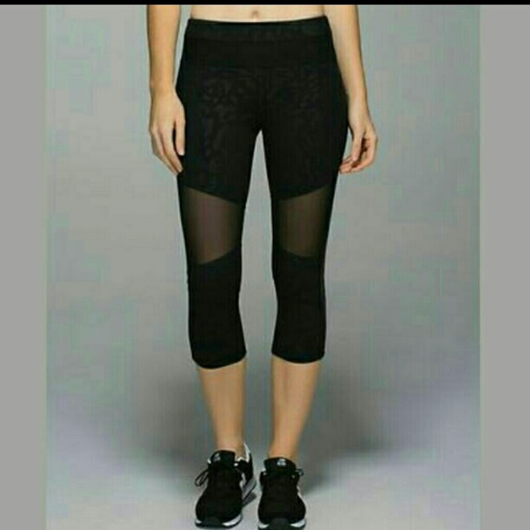 NWOT Lululemon Mess with Me Crop Sz 8