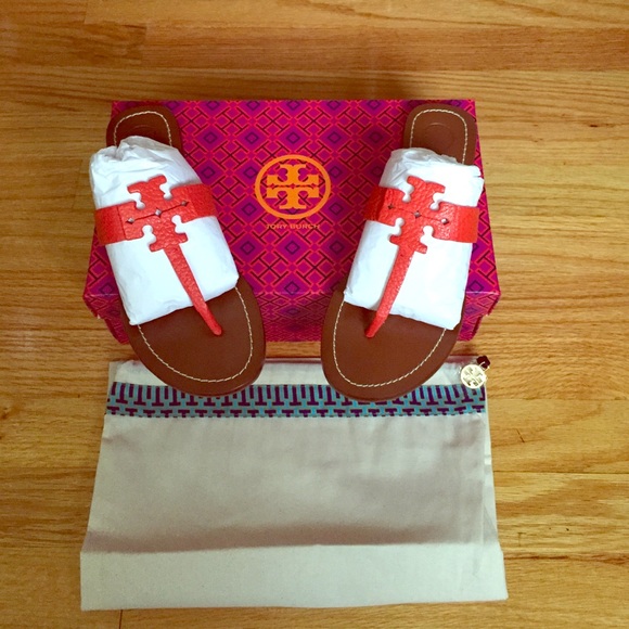 🎉FINAL MARKDOWN🎉 Tory Burch Sandals 💕