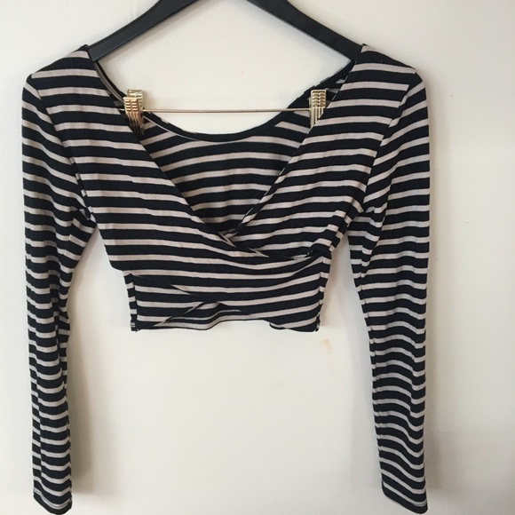 Stripped crop top - Picture 2 of 2