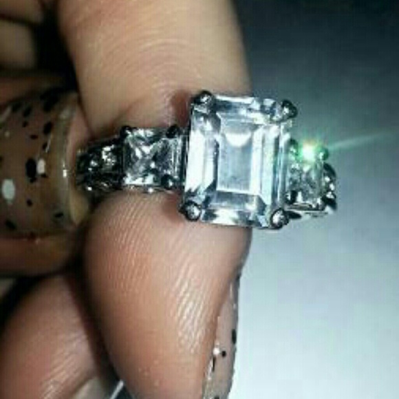 swarovski crystal sterling silver cocktail  ring
