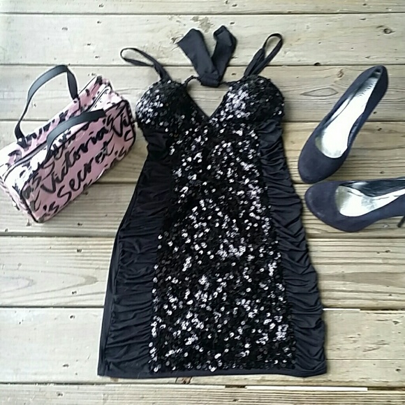 Wet Seal Dresses & Skirts - ❤💄🎩Sexy sequence  black  dress (L4 ) 💄 🎩 ❤