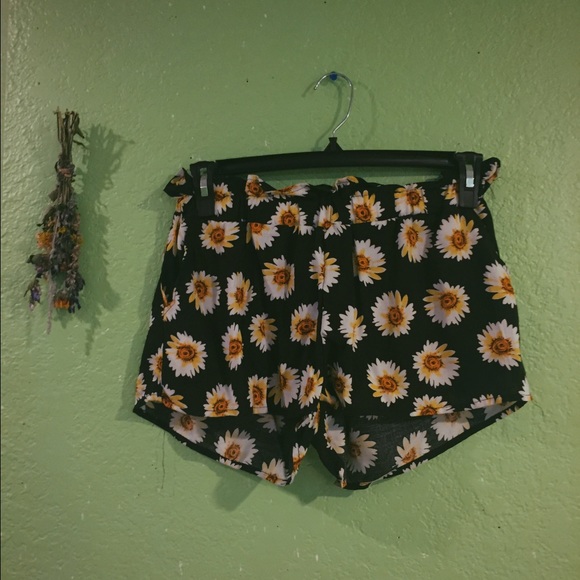 ❌SOLD❌ floral print shorts