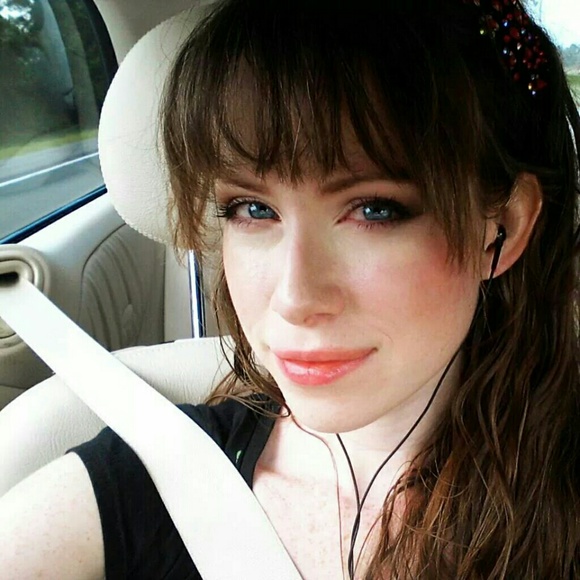 Meet your posher, Heather! - Picture 2 of 5