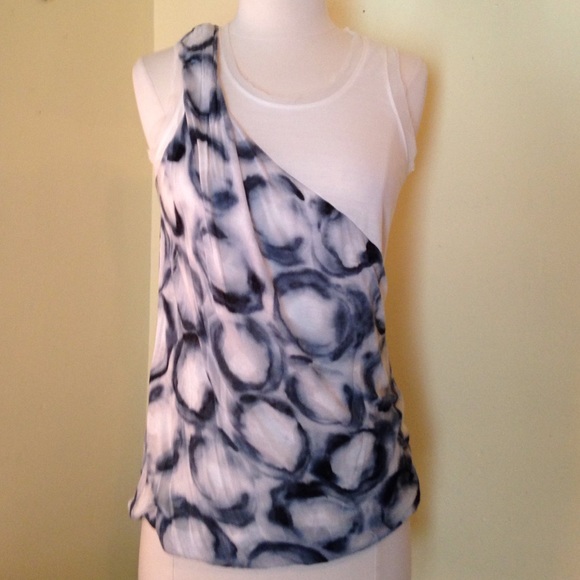 Simply Vera Wang layered tank