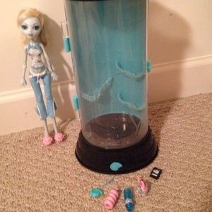 Ladonna's sleeping chamber monster high