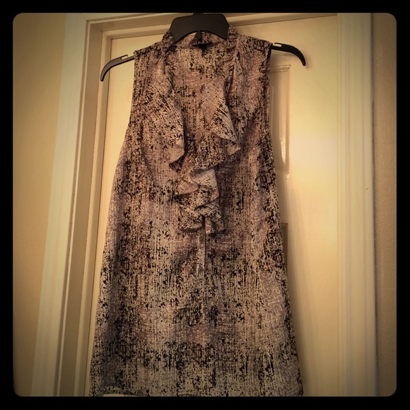 Sleeveless blouse