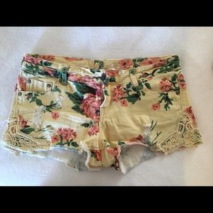Floral short