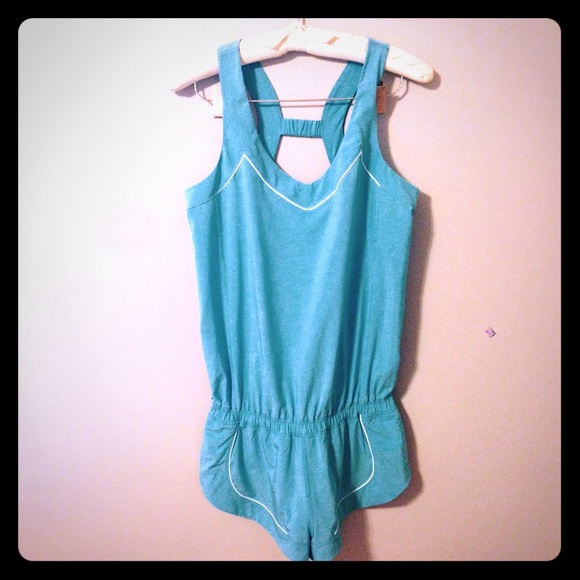 Lululemon "Speedy" Runsie
