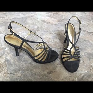 Size 7.5 Heel height 4" Nina