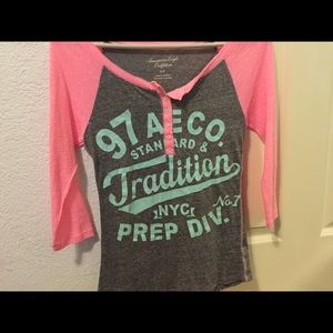 🎀American eagle mid sleeve shirt size small👑