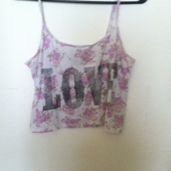 "LOVE" croptop