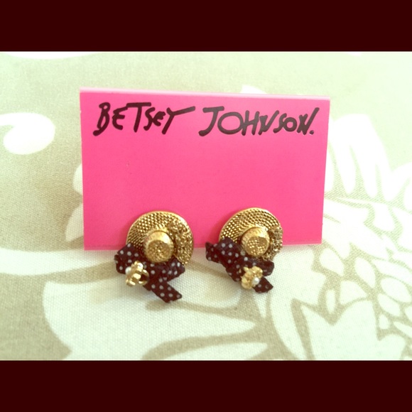 Hat Earrings - Picture 1 of 1