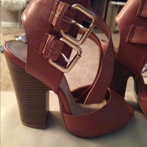 Wild Diva sandals size 5