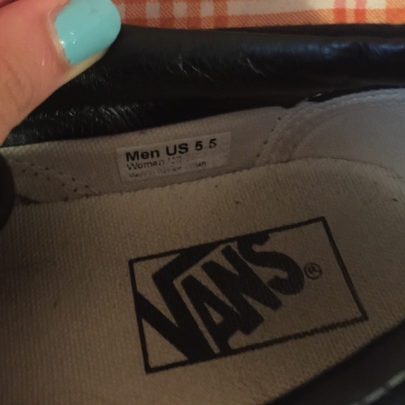 Black vans size 5.5 in mens - Picture 2 of 4