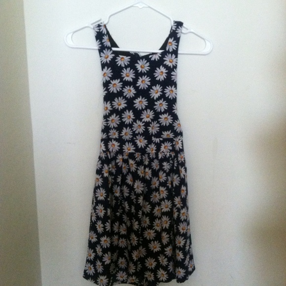 daisy dress