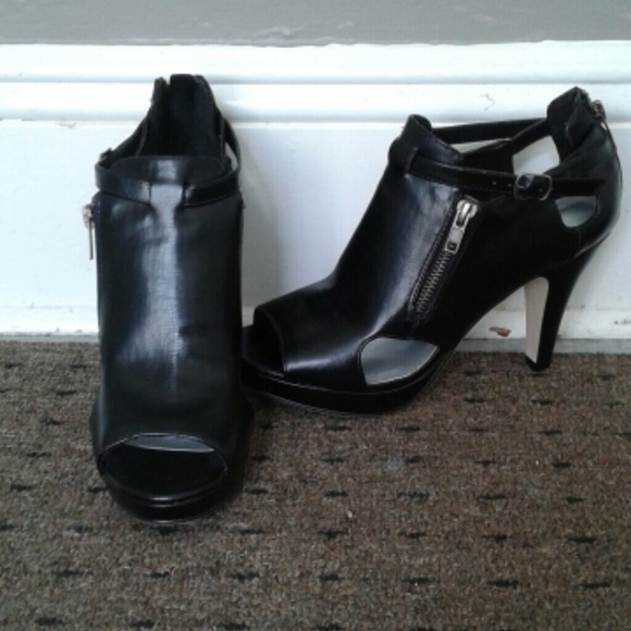 SOLD❌❎❌❎❌Steve Madden Booty