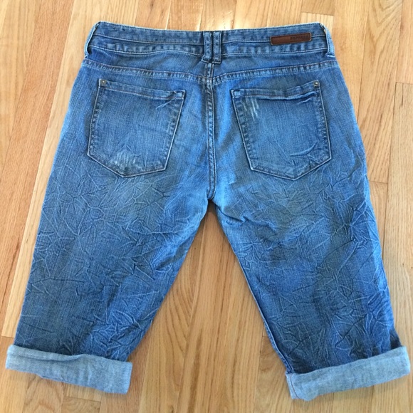 3/$15💥 Express: jean capris - Picture 2 of 3