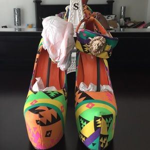 Women's stiletto heels NWT AND BOX