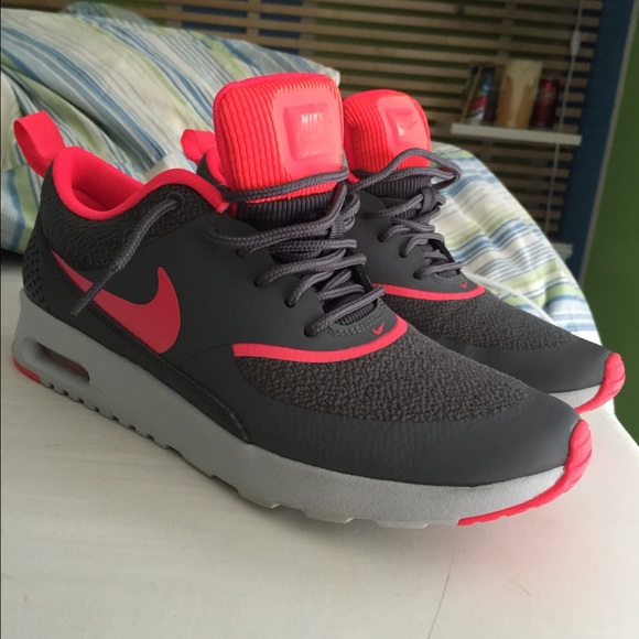 Nike Shoes - Nike Air Max