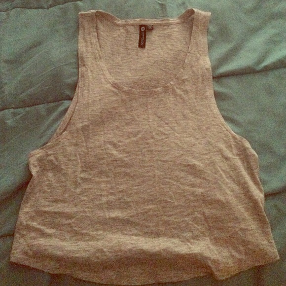 Gray tank.