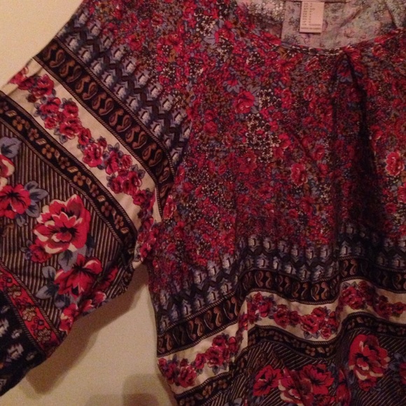 Flowy Floral shirt from Forever 21 - Picture 2 of 4