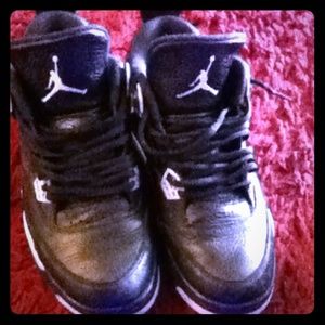 Jordan Retro 4's