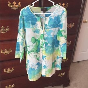 Bright flowered 3/4 length shirt/ tunic