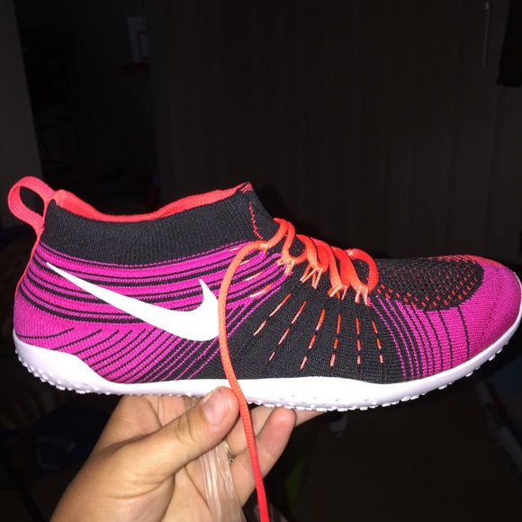 Showing - Picture 1 of 3